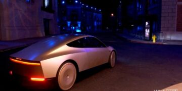 ماسك يكشف عن 'التاكسي الآلي' الجديد من 'تسلا'