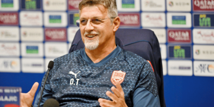مدرب منتخب البحرين سعيد بأداء فريقه بعد التعادل السلبي مع الأخضر