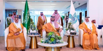 نائب أمير الشرقية يطلع على المشاريع التنموية لأمانة المنطقة