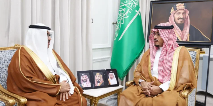 نائب أمير نجران يتسلم تقريرًا عن مشاريع أمانة المنطقة والبلديات التابعة لها