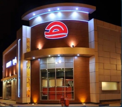 هرفي ترد على رئيسها السابق وتوجه له اتهامات عدة