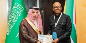 وزير التجارة يبحث تعزيز الشراكة التجارية السعودية – الجنوب أفريقية