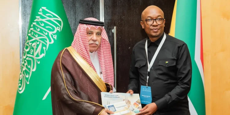 وزير التجارة يبحث تعزيز الشراكة التجارية السعودية – الجنوب أفريقية