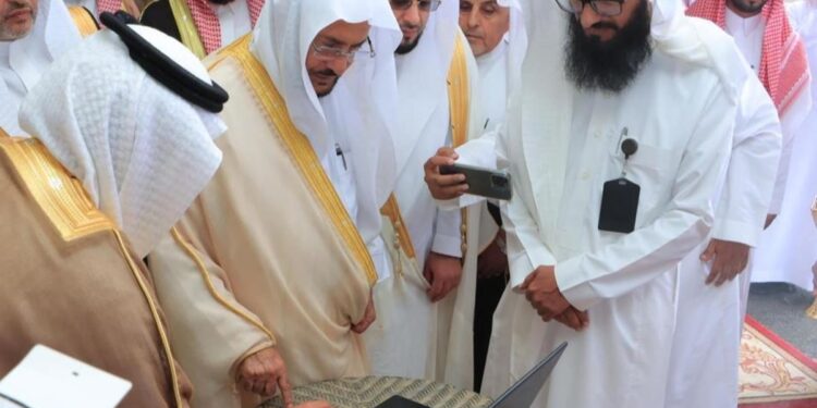 وزير الشؤون الإسلامية يدشّن برنامج حماية للأمن الفكري بمنطقة الباحة