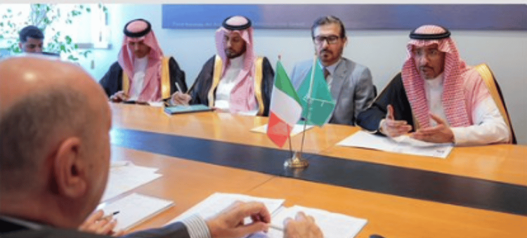 وزير الصناعة يناقش تعزيز التعاون التعديني وحلول الطاقة النظيفة في إيطاليا
