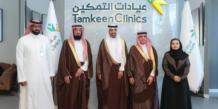 وزير الموارد البشرية والتنمية الاجتماعية يُدشّن عيادات التمكين لمستفيدي الضمان الاجتماعي