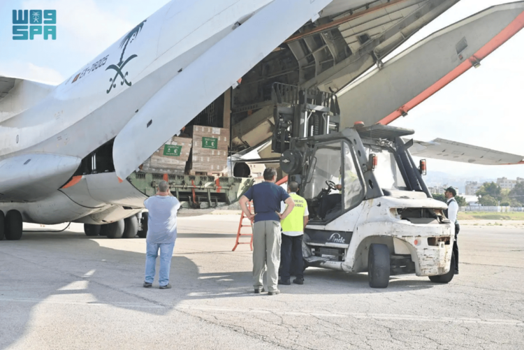 وصول الطائرة الإغاثية السعودية الخامسة لمساعدة الشعب اللبناني