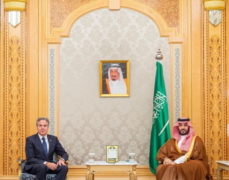 ولي العهد يبحث مع وزير الخارجية الأمريكي مستجدات الأوضاع الإقليمية والدولية
