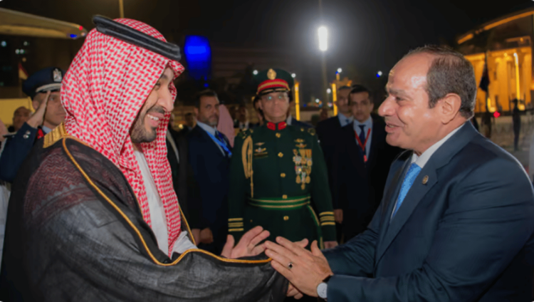 ولي العهد يبعث برقية شكر للرئيس المصري إثر مغادرته القاهرة