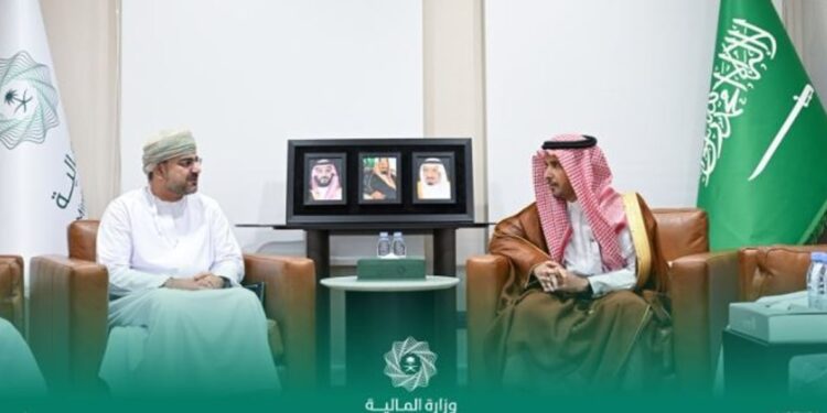 وزارة المالية تستعرض مع نظيرتها العمانية تجربة المملكة في التحول إلى «الاستحقاق المحاسبي»
