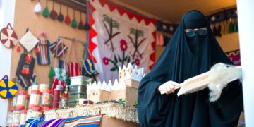 الحرف اليدوية تخطف أنظار زوار مهرجان وادي السلف