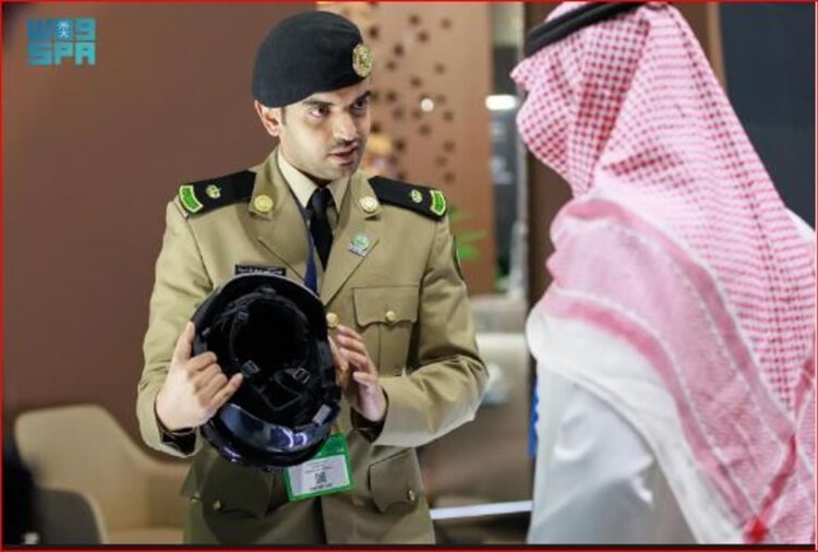 وزارة الداخلية تستعرض خوذة ذكية لتعزيز أمن المنشآت الحيوية في معرض سيتي سكيب العالمي 2024