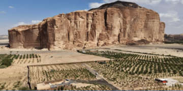 جبل الحوارة.. شاهد على تاريخ العُلا وجمالها الطبيعي