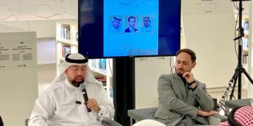 «حجاوي وحرابة» يحلقان بالفصيح في إثراء