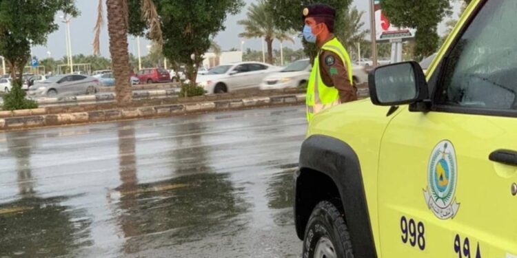 "الدفاع المدني" يدعو للحيطة والحذر من استمرار هطول أمطار رعدية حتى السبت المقبل