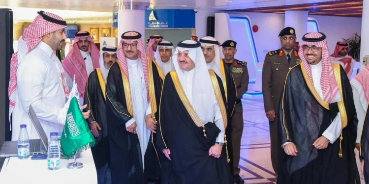 أمير المنطقة الشرقية يفتتح فعاليات منتدى المرأة الاقتصادي 2024