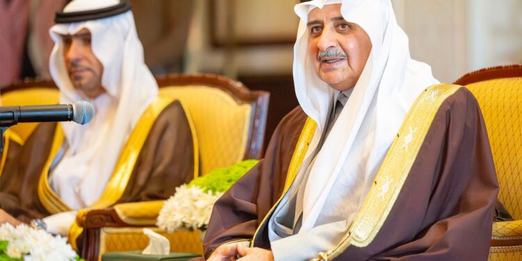 أمير تبوك يدشن مشروعات تنموية واستثمارية بالمنطقة بأكثر من نصف مليار ريال.. ويسلم 533 وحدة سكنية لمستفيدي الإسكان التنموي