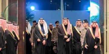 أمير منطقة الباحة يستقبل مدير عام الجمعية العربية السعودية للثقافة والفنون