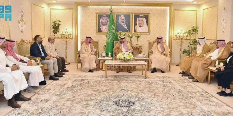 أمير نجران يستقبل نائب الرئيس التنفيذي للمركز الوطني لتنمية الحياة الفطرية