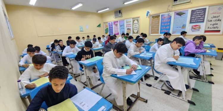 اختبارات الدور الثاني للطلاب المكملين.. اليوم