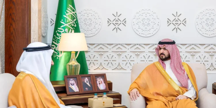 الأمير سعود بن بندر بن عبدالعزيز يطلع على خطط تطوير المنافذ البرية