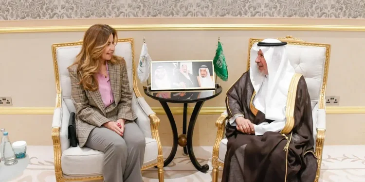 الدكتور الربيعة يلتقي رئيسة هيئة أمناء مؤسسة ومركز الحسين للسرطان