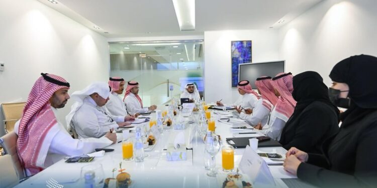 اللجنة الوطنية للمحتوى المحلي تبحث الجوانب التشريعية المتعلقة بالمواصفات وآليات إصدارها واعتمادها