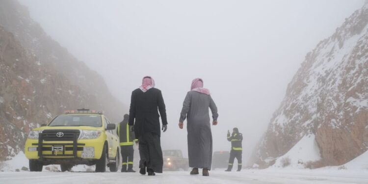 انخفاض درجات الحرارة شمال المملكة.. و"جويريد " أول فترات الانقلاب الشتوي