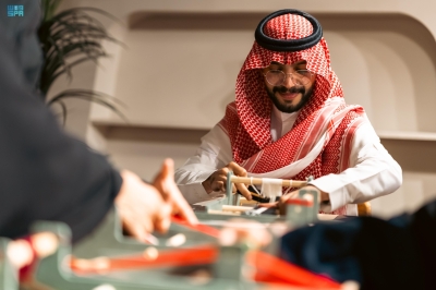 'باص الحِرفي'.. رحلة إبداعية في عالم الفنون التقليدية