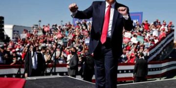 ترامب يستعرض رقصته الشهيرة بعد إعلان فوزه.. ماذا قال خبراء لغة الجسد؟