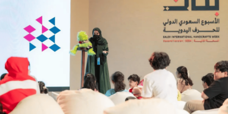 جناح الحرفي الصغير بمعرض "بَنان".. تجربة ترفيهية وتعليمية تجذب الأسر والأطفال