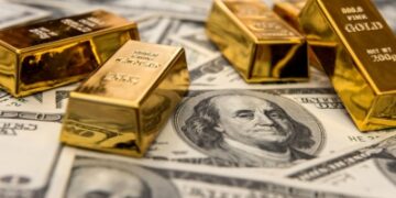 فوز ترامب يدعم النفط والدولار ويهبط بالذهب