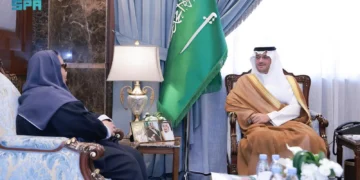 محافظ الأحساء يستقبل مستشار وكيل تنمية القدرات البشرية للمبادرات في القطاع البلدي والإسكان
