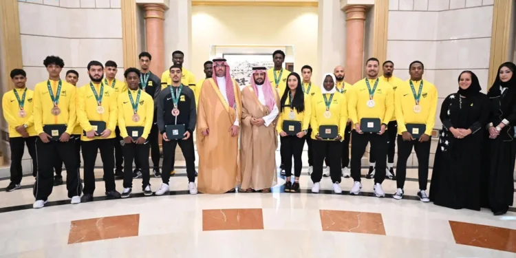 محافظ جدة يستقبل الفائزين من أندية المحافظة في دورة الألعاب السعودية 2024