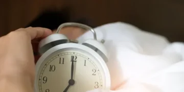 مختص: النوم أقل من 5 ساعات يسبب أضراراً للمخ والجهاز العصبى ويضعف الجهاز المناعي
