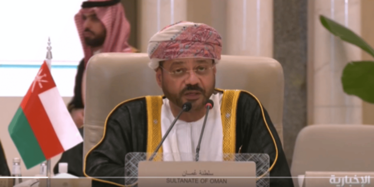  وزير الخارجية العٌماني: ندعم المبادرة السعودية لتحقيق حل الدولتين