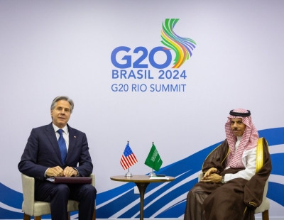 وزير الخارجية يبحث مع بلينكن المستجدات الإقليمية