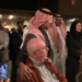 وزير السياحة يدير حوارا مع سائحين في العلا