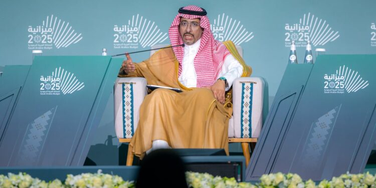 وزير الصناعة: نمو الصادرات غير النفطية في 2024 بنسبة 15%