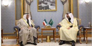 وزير الاتصالات يبحث توسيع فرص الشراكة مع نظيره الكويتي