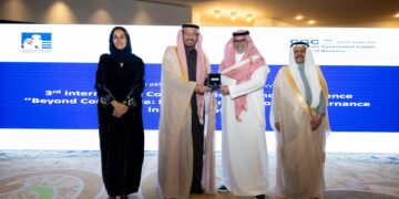 «الفياض»: «الشفافية» أولوية في الاستراتيجيات الصحية