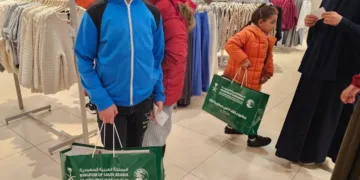 "إغاثي الملك سلمان" يوزع قسائم شرائية في لبنان