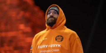 أبطال نزال " Fury vs Usyk Reignited" يشعلون أجواء التدريبات المفتوحة في أسبوع الملاكمة