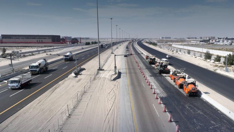 أمانة المنطقة الشرقية تنجز 60% من صيانة طريق الدمام - الرياض