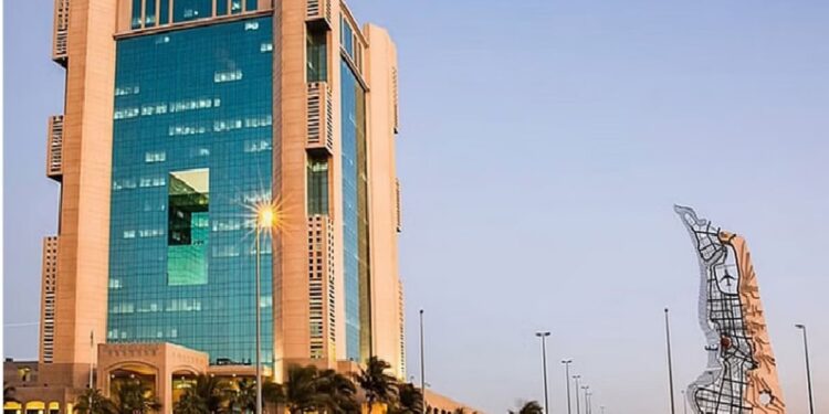 أمانة جدة تضبط مصنعًا غير نظامي وتصادر أكثر من 18 طنًا من منتجات التبغ المخالفة
