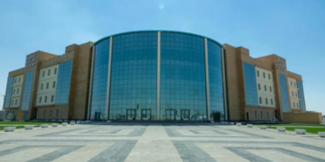 أمانة حفر الباطن ترفع أكثر من 13 ألف متر مكعب من مخلفات البناء