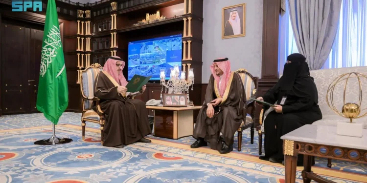 أمير الباحة يستقبل مدير عام التدريب التقني والمهني بالمنطقة المعين حديثًا