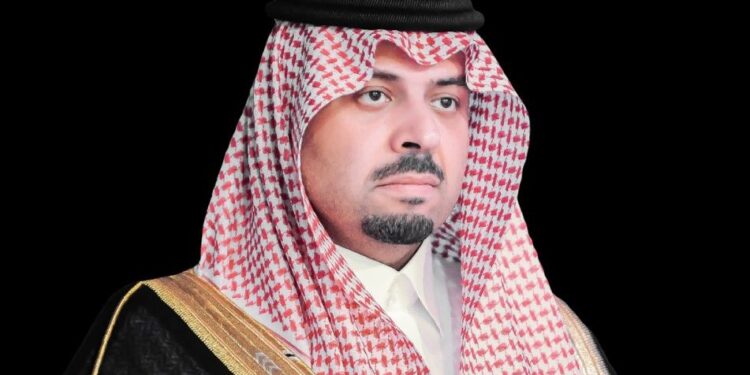 أمير الحدود الشمالية يتسلّم التقرير السنوي لجمعية “مثاني” لتحفيظ القرآن الكريم بالمنطقة