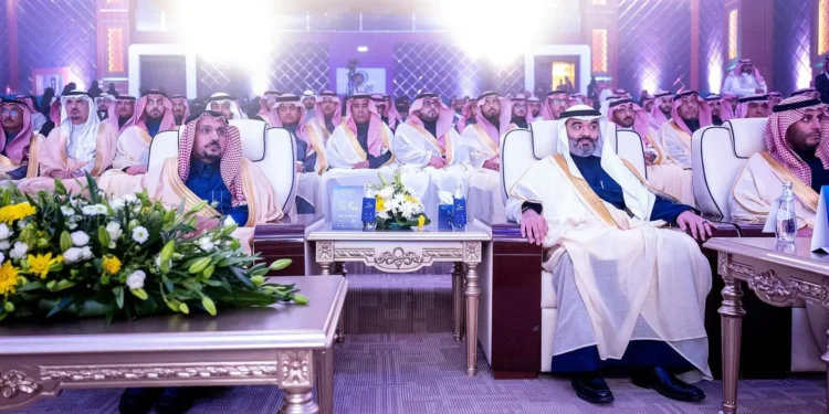 أمير القصيم يرعى انطلاقة ملتقى تعهيد الأعمال ويشيد بما حققته المنطقة بتوطين 80% من وظائف قطاع تقنية المعلومات