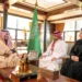 أمير تبوك يستقبل رئيس وأعضاء نادي بلاي باك للأفلام والمسرح بالمنطقة